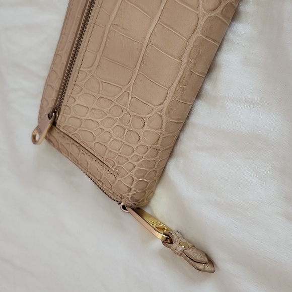 VINTAGE Badgley Mischka Sand Croc Wallet - Picture 2 of 4